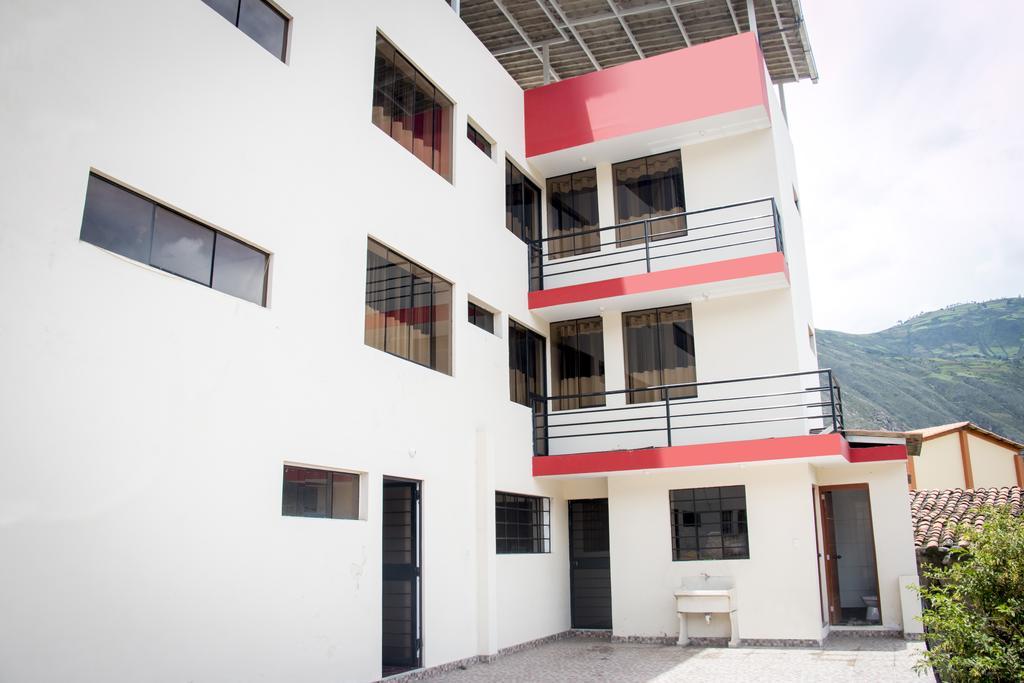 Hostal Santa Rosa Caraz Exterior photo