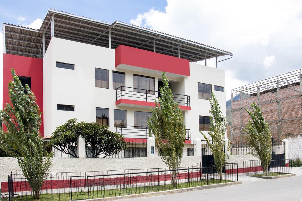 Hostal Santa Rosa Caraz Exterior photo